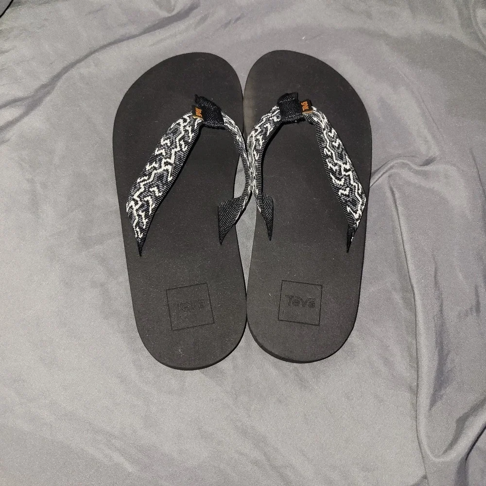 TEVA Kids Mush II Ravine Black Sandals Flip Flops Size 6 Youth